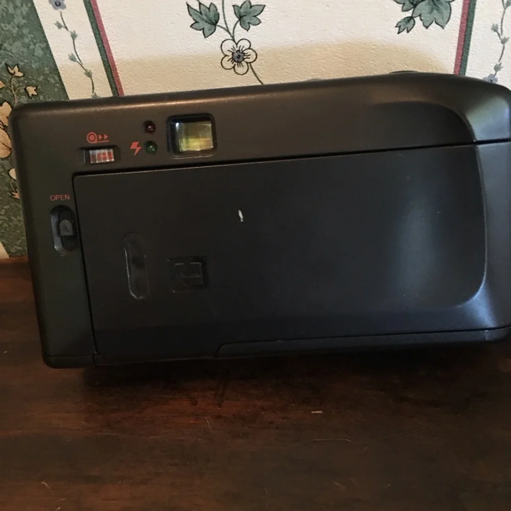 Kodak Black Film Camera Compact Design with Built-in Flash
